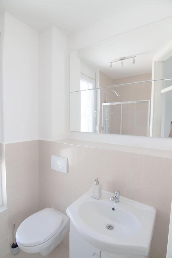 Apartments Atrium Blue Razanac Ngoại thất bức ảnh